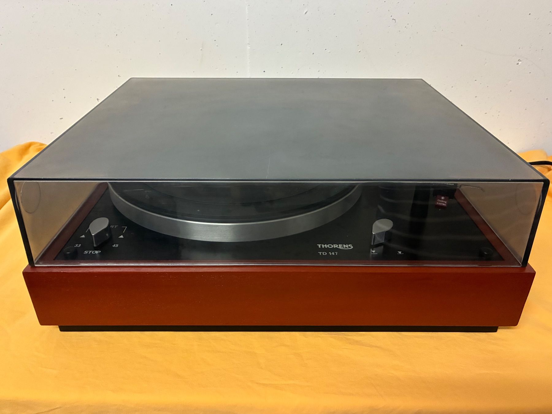 Thorens Giradischi: Selten & Wunderschönes Thorens TD 147, neu restauriert – Usato da Döttingen venduto da zha_xh2w 6