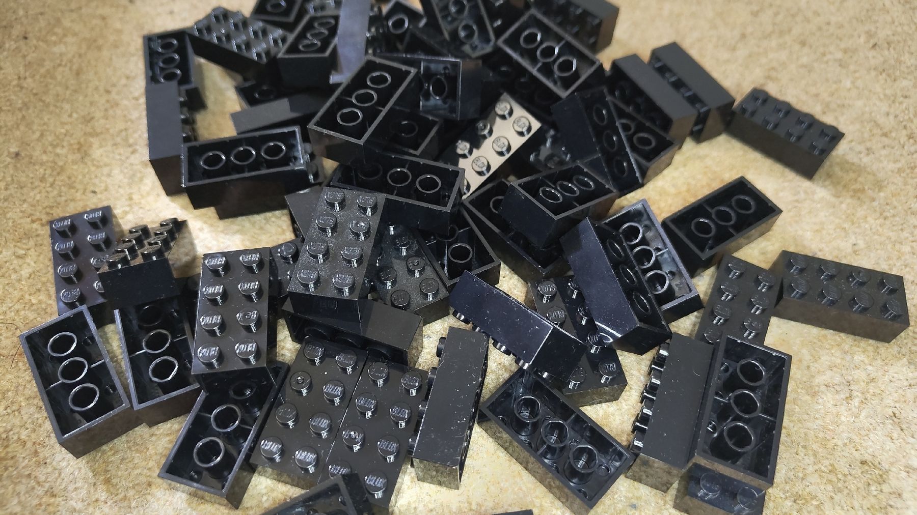 Lego Kit di costruzioni: 2x6 Black Building Bricks 200 Pieces Blox - Lego compatible – Nuovo (secondo la descrizione) da Glattbrugg venduto da har_jgc7 1