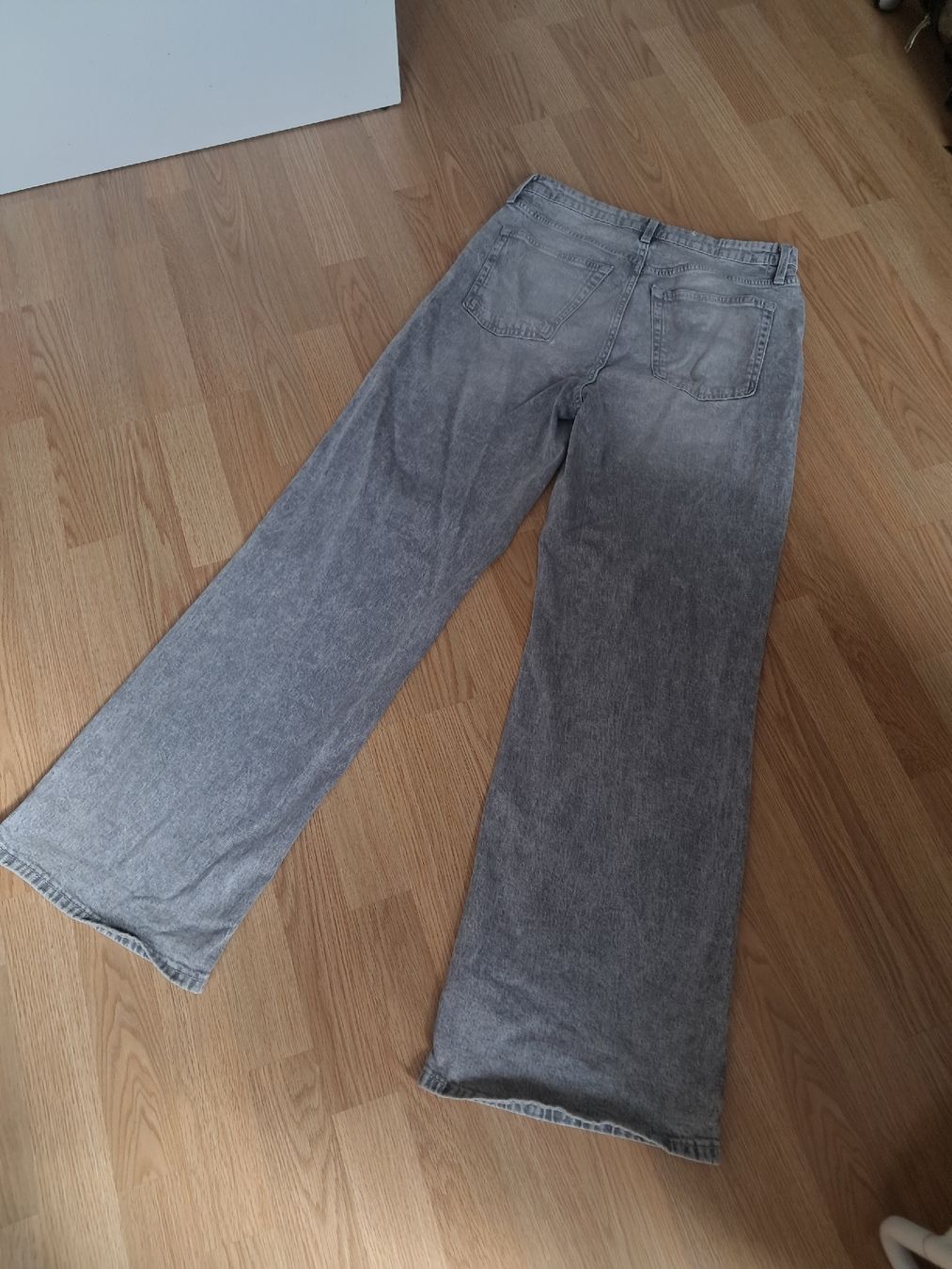 C&A Jeans: Jeans C&A Damen Grau  – Usato da Biel/Bienne venduto da sof_yx5y 2