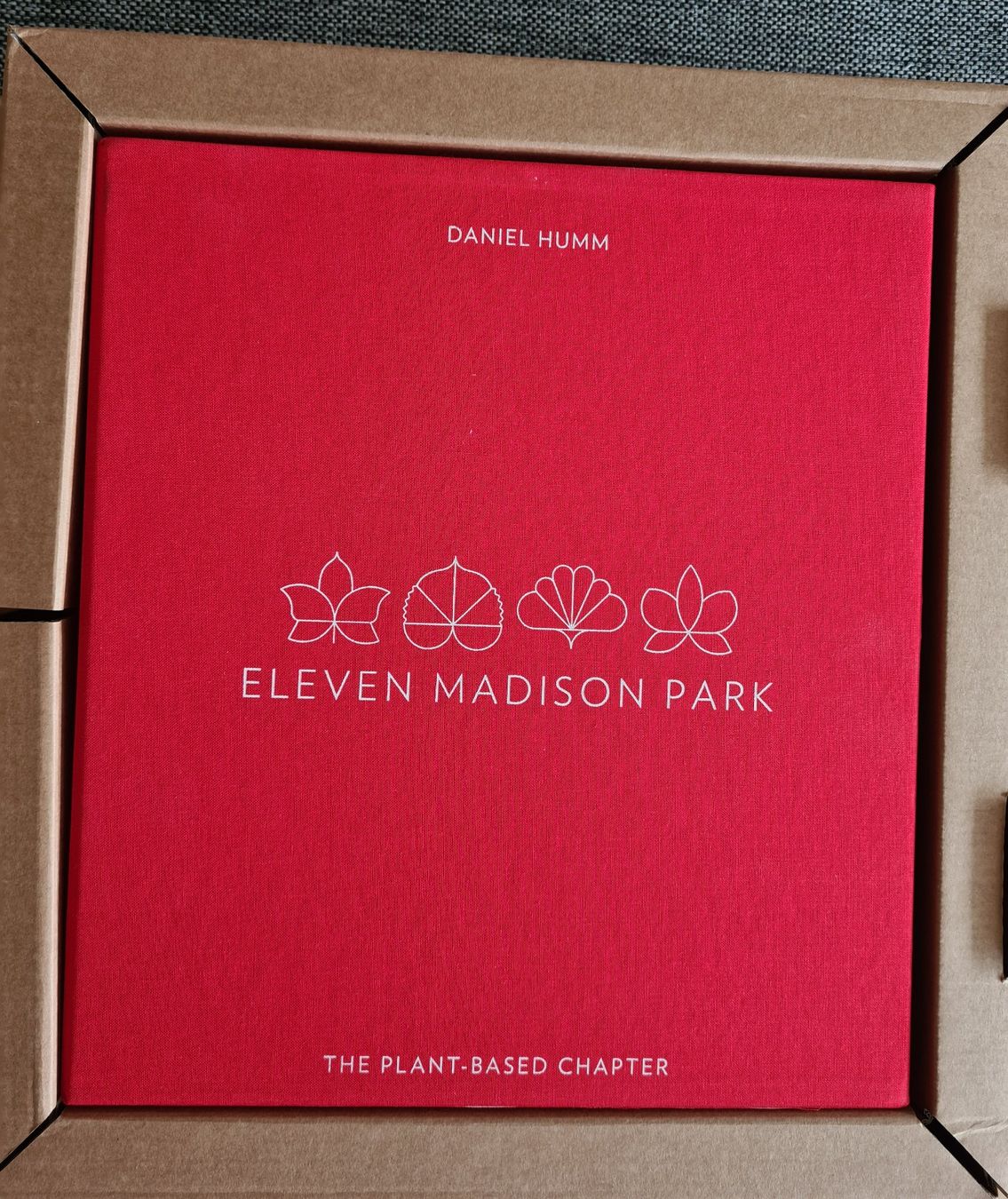 Bücher: Eleven Madison Park: The Plant-Based Chapter – Neu und originalverpackt aus Zumikon von Rosa26
