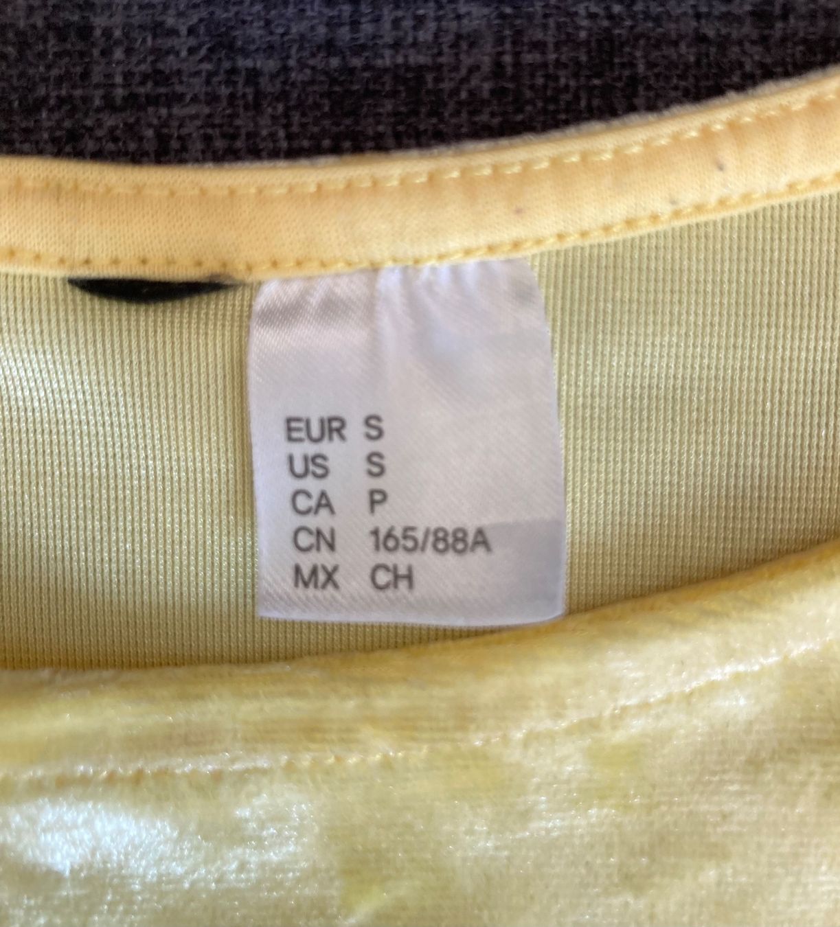 H&M Tops: Crop Top H&M, Samt – Gebraucht aus Samedan von chickenrun01 3