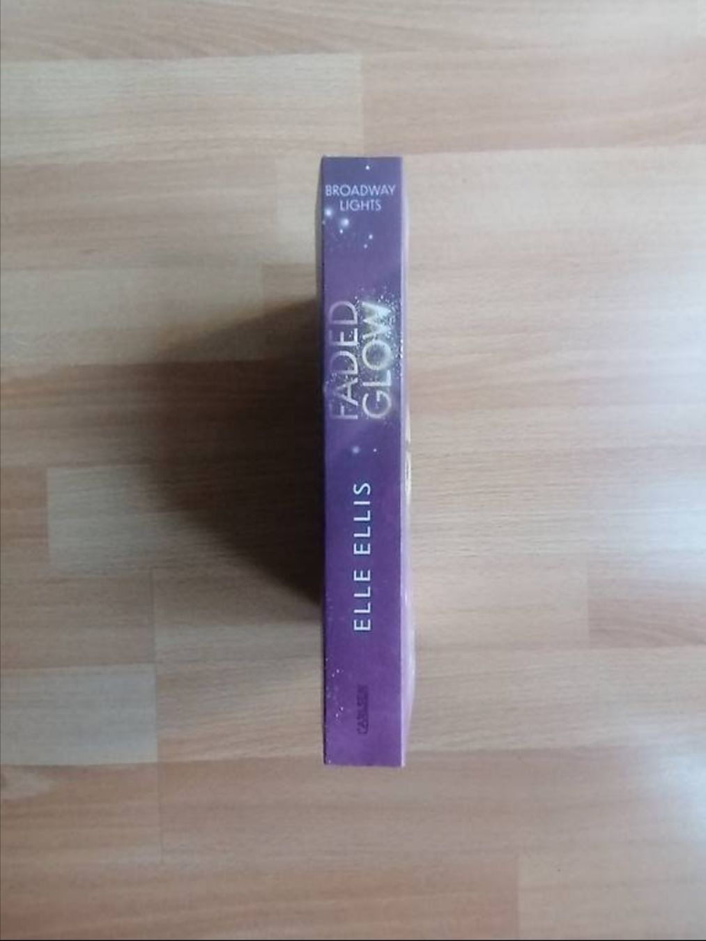 Libri: Broadway Lights - Faded Glow – Nuovo (secondo la descrizione) da Hägendorf venduto da Fiooo 2