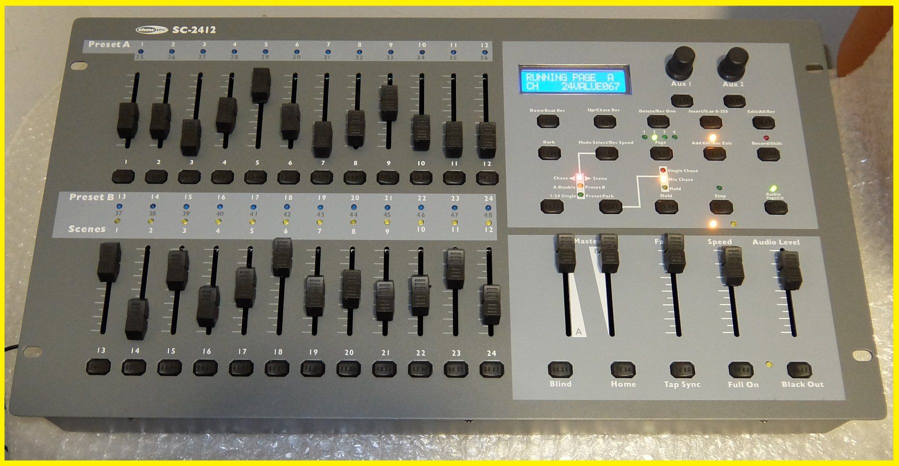 Sony Console di mixaggio: ShowTec SC 2412 -Lighting Control Desk – Usato da Basel venduto da Elektronik_Markt