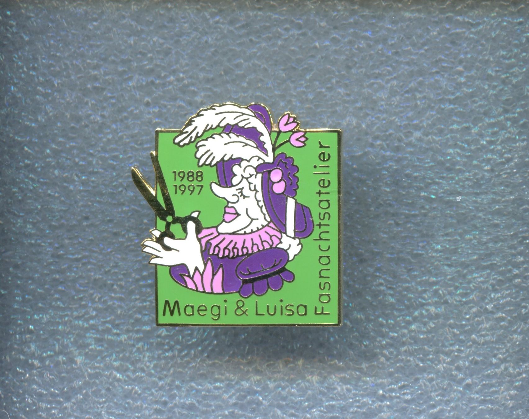 Placchette & Badge: Maegi & Luisa  1988 - 1997 – Usato da Winterthur venduto da Sammleroase