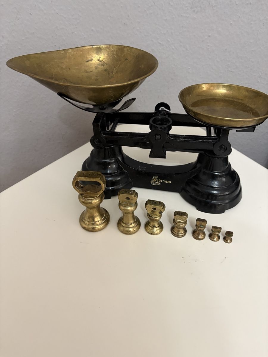 Balances et poids: Petit balance ancienne – D'occasion à petit lancy par FerreiraLuis