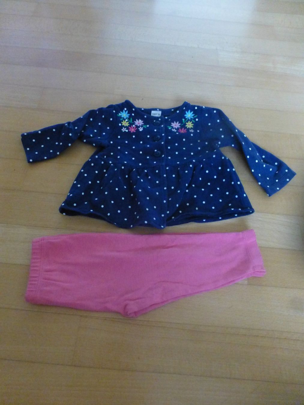 Kleiderpakete & -sets: Carter's Baby-Pullover mit Leggins – Gebraucht aus Hergiswil NW von annettelia 1