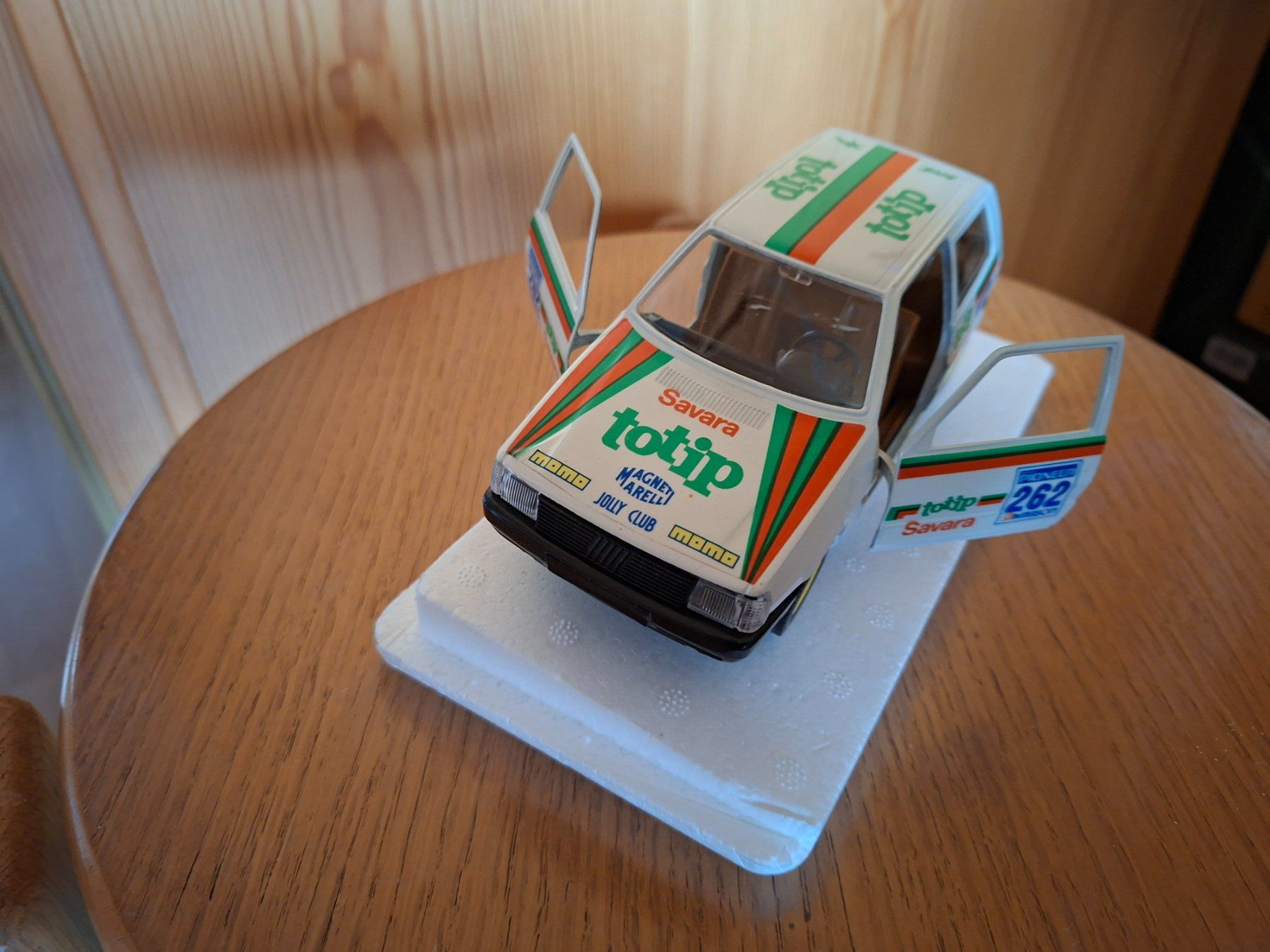 Bburago Voitures modèles: Fiat Uno – Neuf avec emballage d'origine à Huttwil par Niku184 2