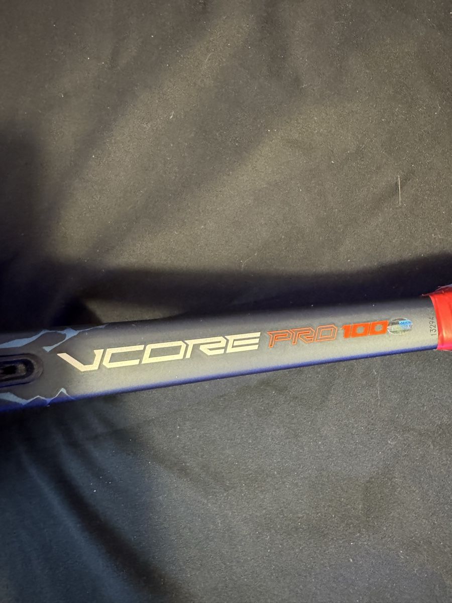 Yonex Racchette: Yonex VCORE PRO 100, 300g, Griffgrösse 3 – Usato da Wettingen venduto da Chuljaa 1