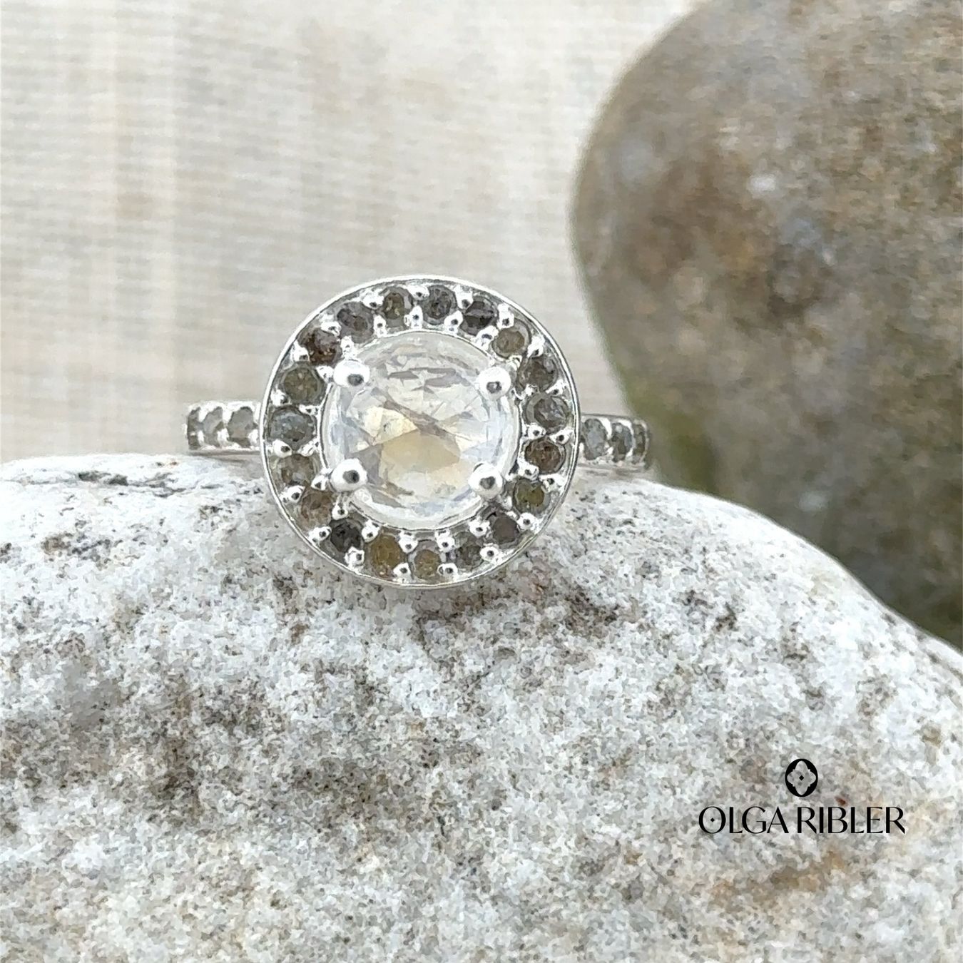 Olga Ribler Anelli: Silber Ring 925 mit Mondstein Diamanten Grösse 52 – Nuovo (secondo la descrizione) da Luzern venduto da Schmuckoutlet 4