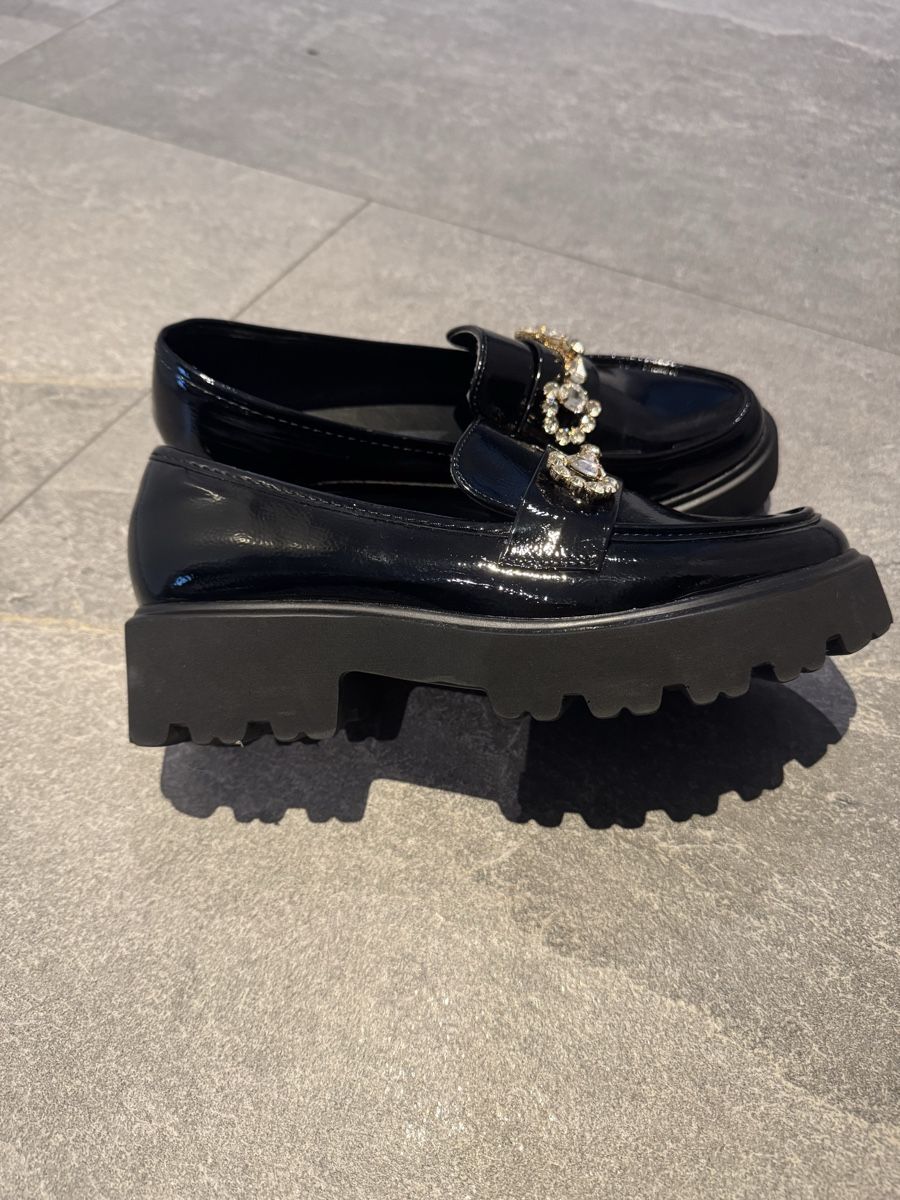 Scarpe da donna: Schwarze Lack Loafers – Usato da Neuenegg venduto da mel_5pnq 2