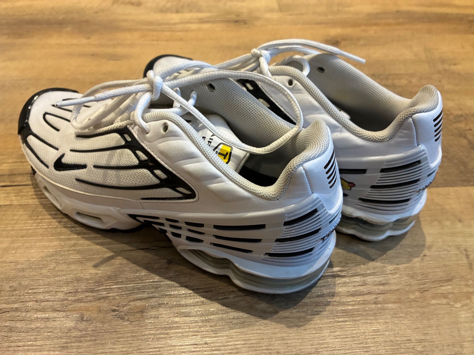 Nike Chaussures garçon: Air Max Plus – D'occasion à Ebnat-Kappel par Cla1983 2