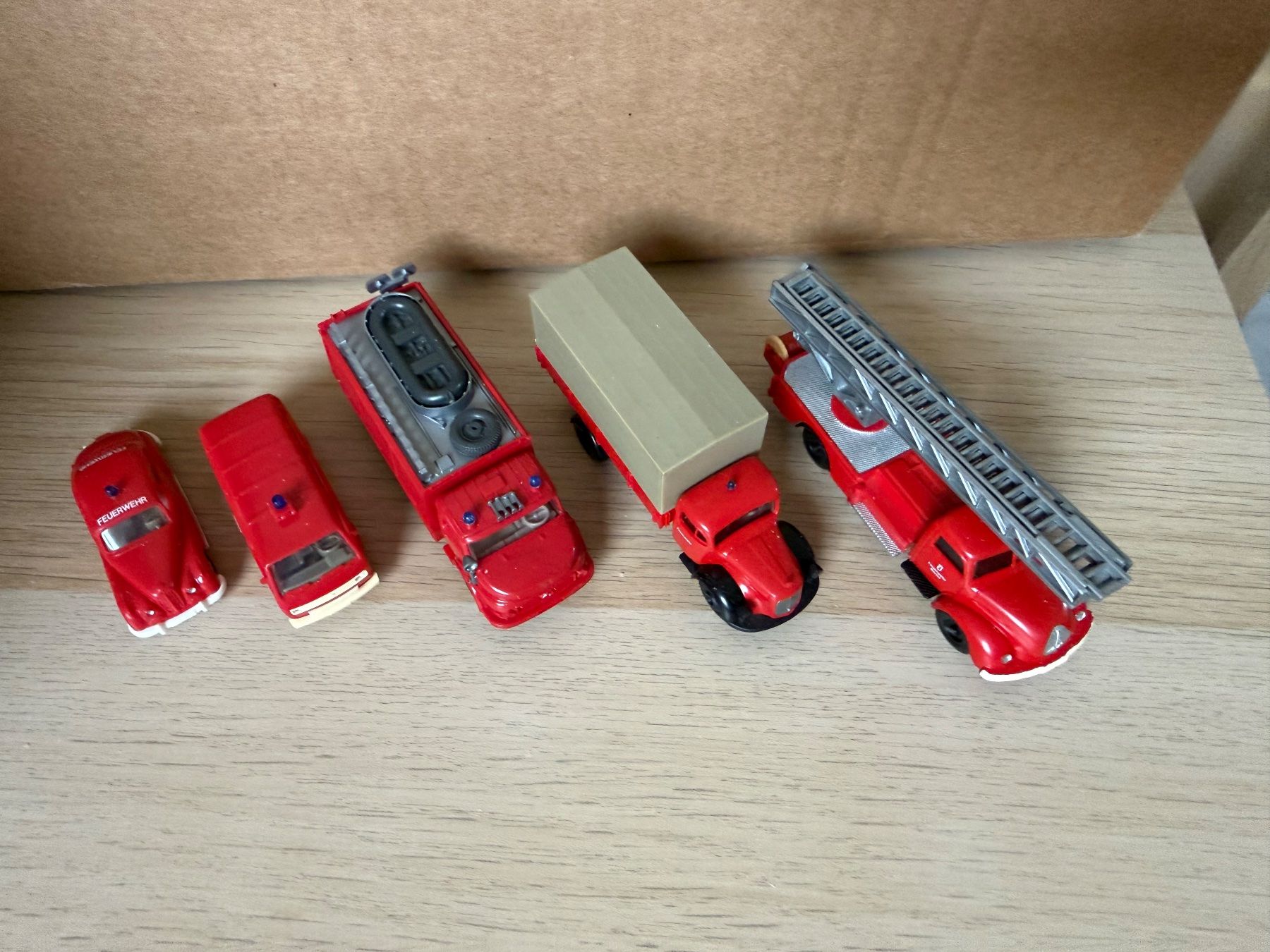 Brekina Kit di modellismo & Modellini statici: Lot 8 modèles pompiers 1/87 – Difettoso da Morrens VD venduto da YannD02 1