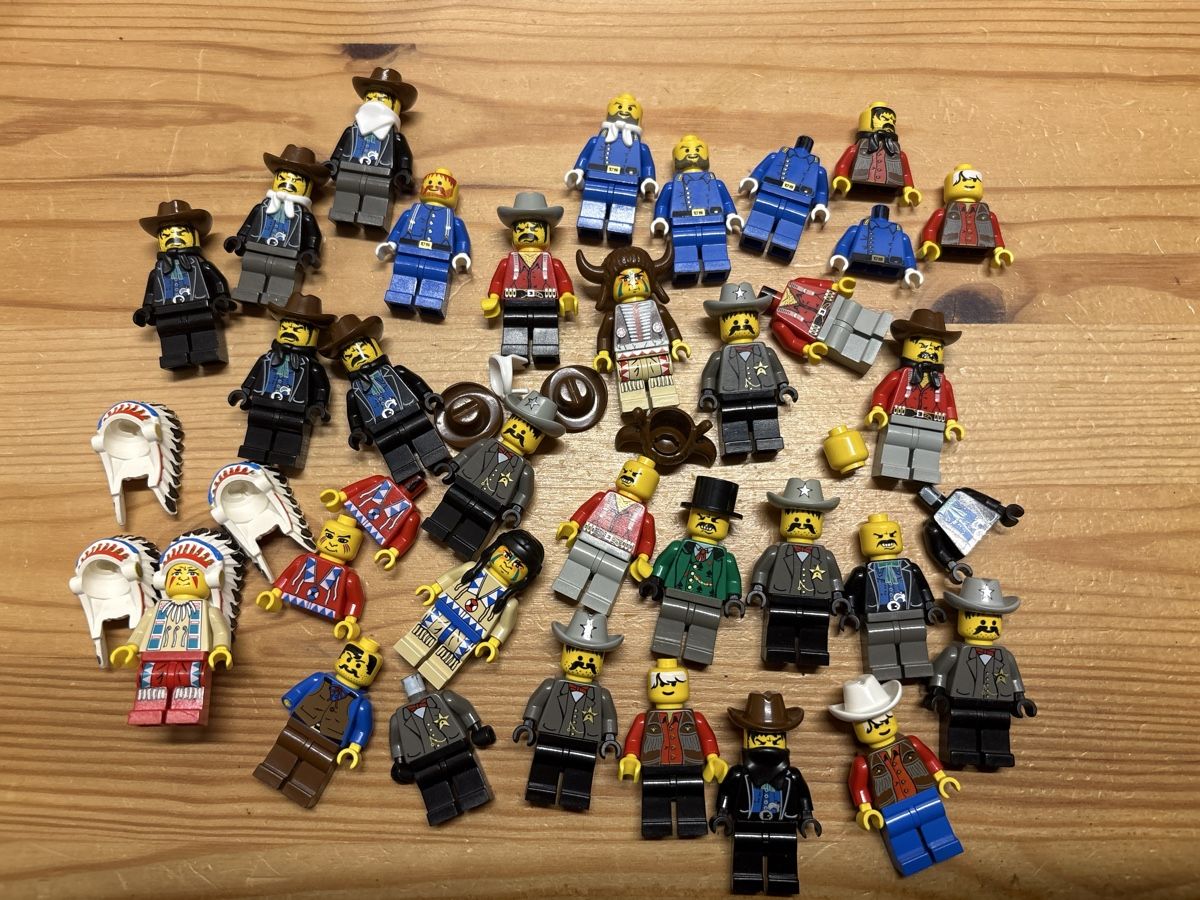 Lego Statuette: Lego Western Figuren – Usato da Kriens venduto da Godier