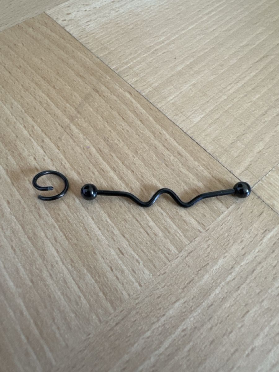 Gioielli per piercing: Industrial piercing & Hoop Set – Usato da Zürich venduto da chayen