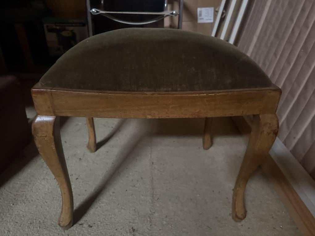 Sgabelli: antiker Hocker / Klavierhocker – Usato da Luzern venduto da Lu66