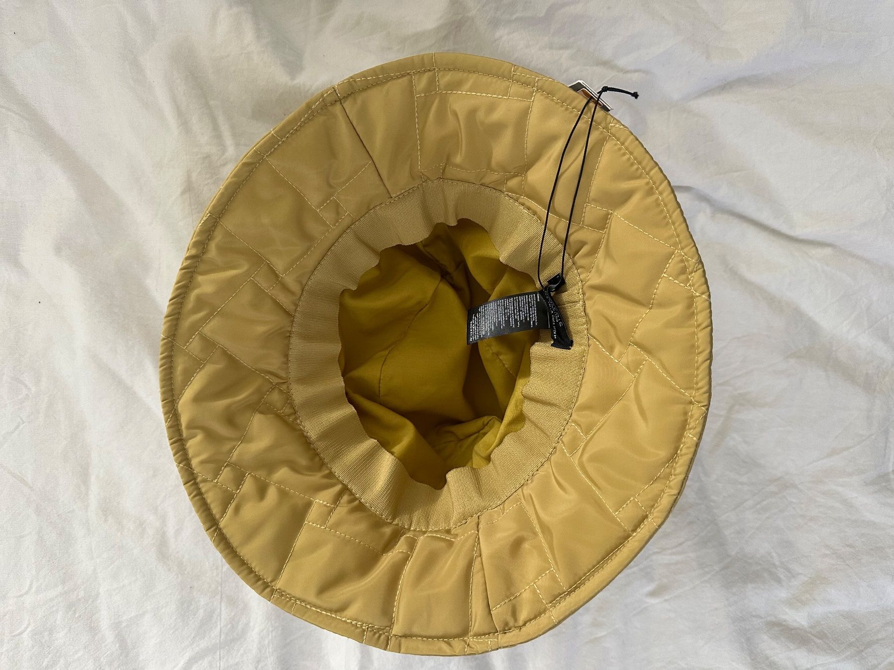 Copricapi, berretti & cappellini: Chapeau   Bucket hat Parfois Neuf – Nuovo e nell'imballaggio originale da Basel venduto da kik_ki_05 1
