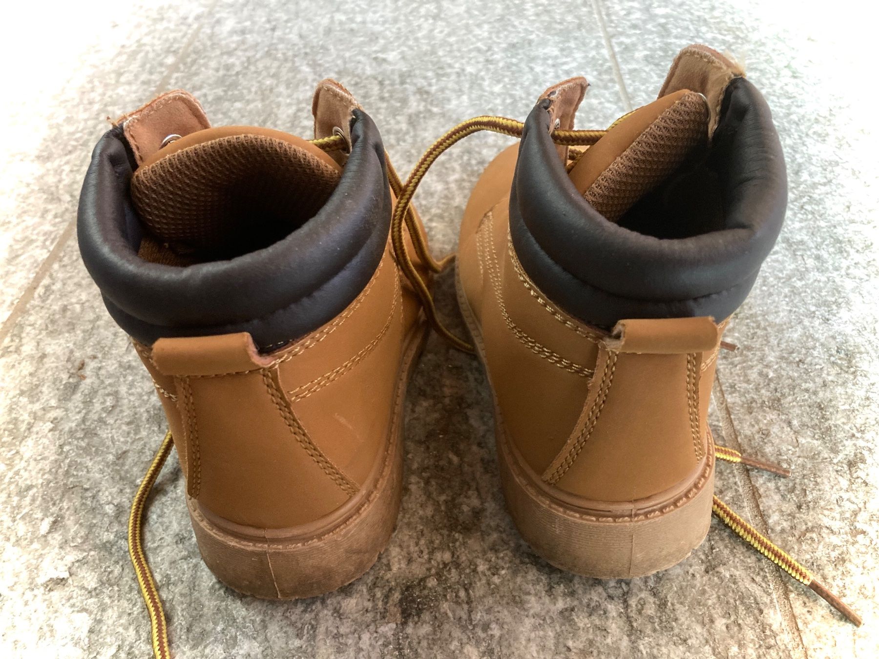 Schuhe für Jungen: Kinderschuhe Beige Gr 30 – Gebraucht aus Soglio von 111Luna111 1