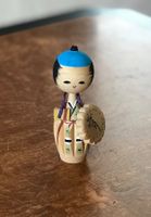 Kokeshi - Jap. Holzpuppe, Mädchen mit Schutzschild, 50er