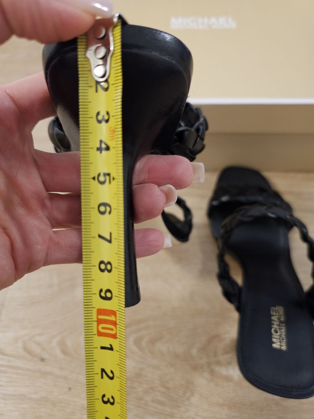 Michael Kors Damenschuhe: Michael Kors Sandale, Echtleder, Schwarz, Gr. 39, Neue – Neu und originalverpackt aus Laufen von Taty007 4