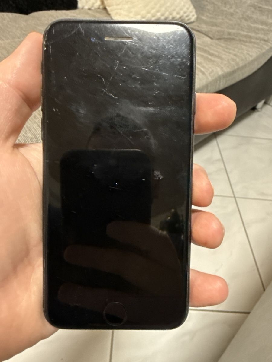 Apple Telefoni cellulari / Smartphones: iPhone SE – Difettoso da Payerne venduto da Kikas 1