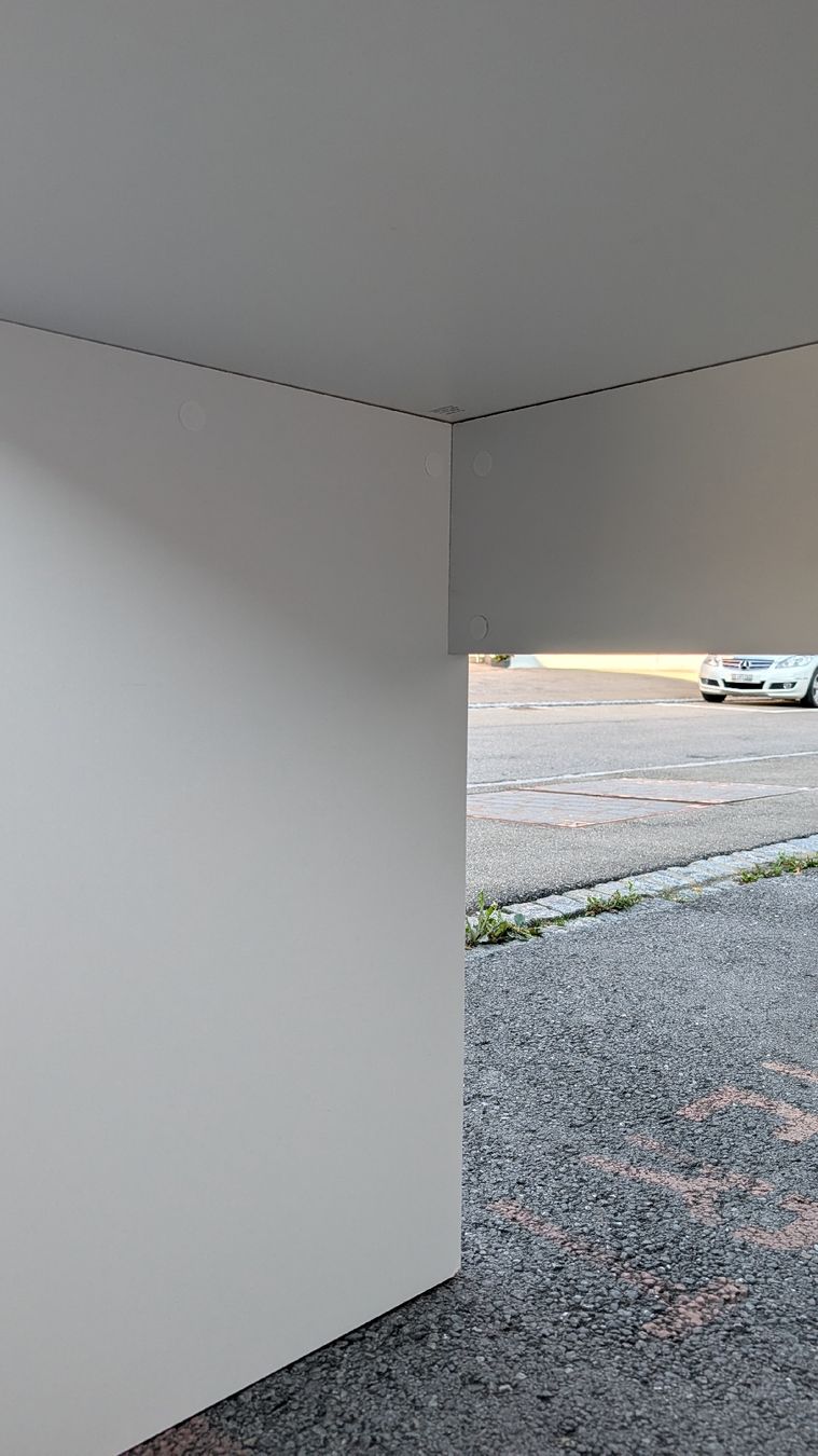 Bureaux: Weisser Holztisch Basic – D'occasion à Engelburg par crageth01 1