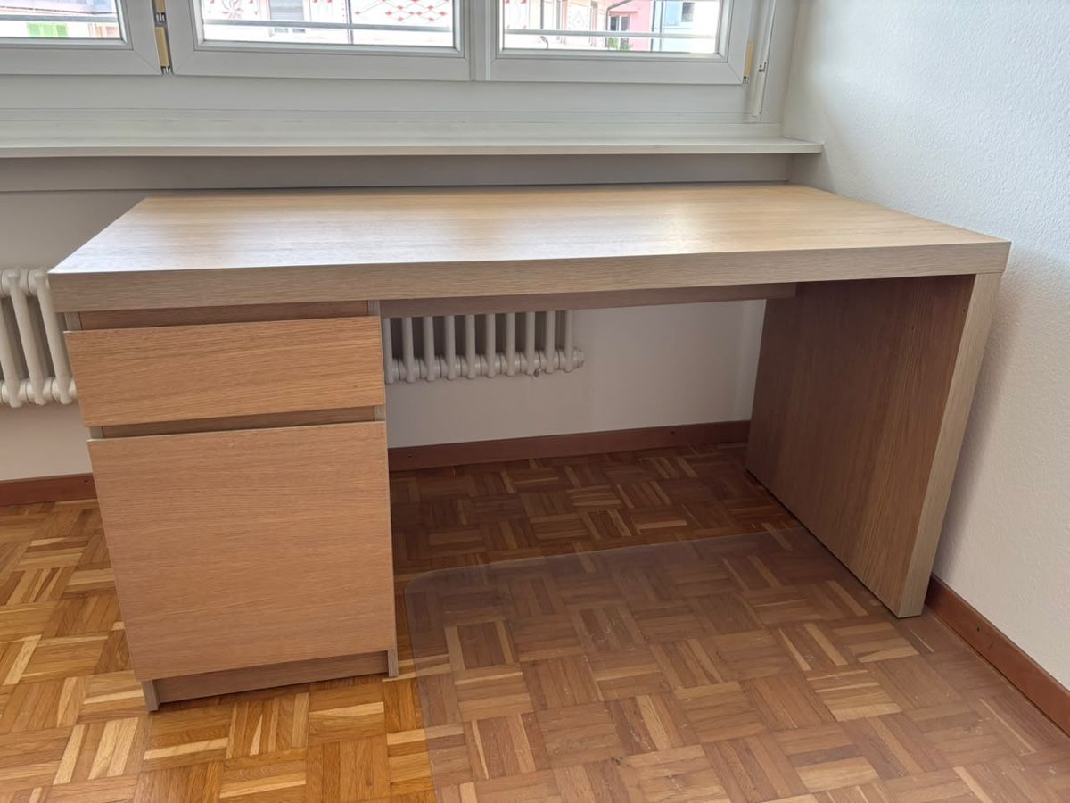 Ikea Bureaux: MALM Schreibtisch Ikea – D'occasion à Eschen par ele_t696