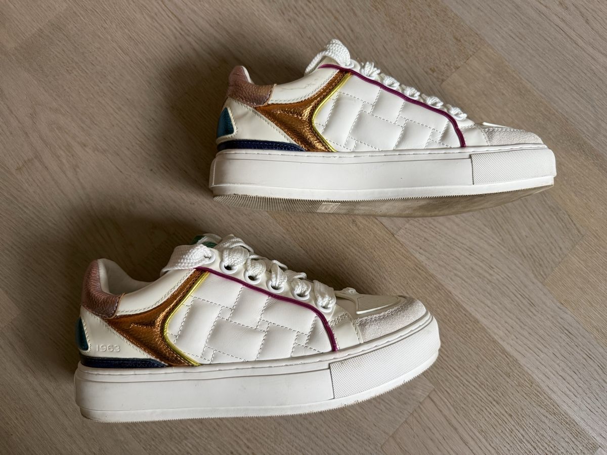 Kurt Geiger Scarpe da donna: Kurt Geiger Sneakers, Grösse 41, eher 39/40 – Usato da Rubigen venduto da Elmacino 1