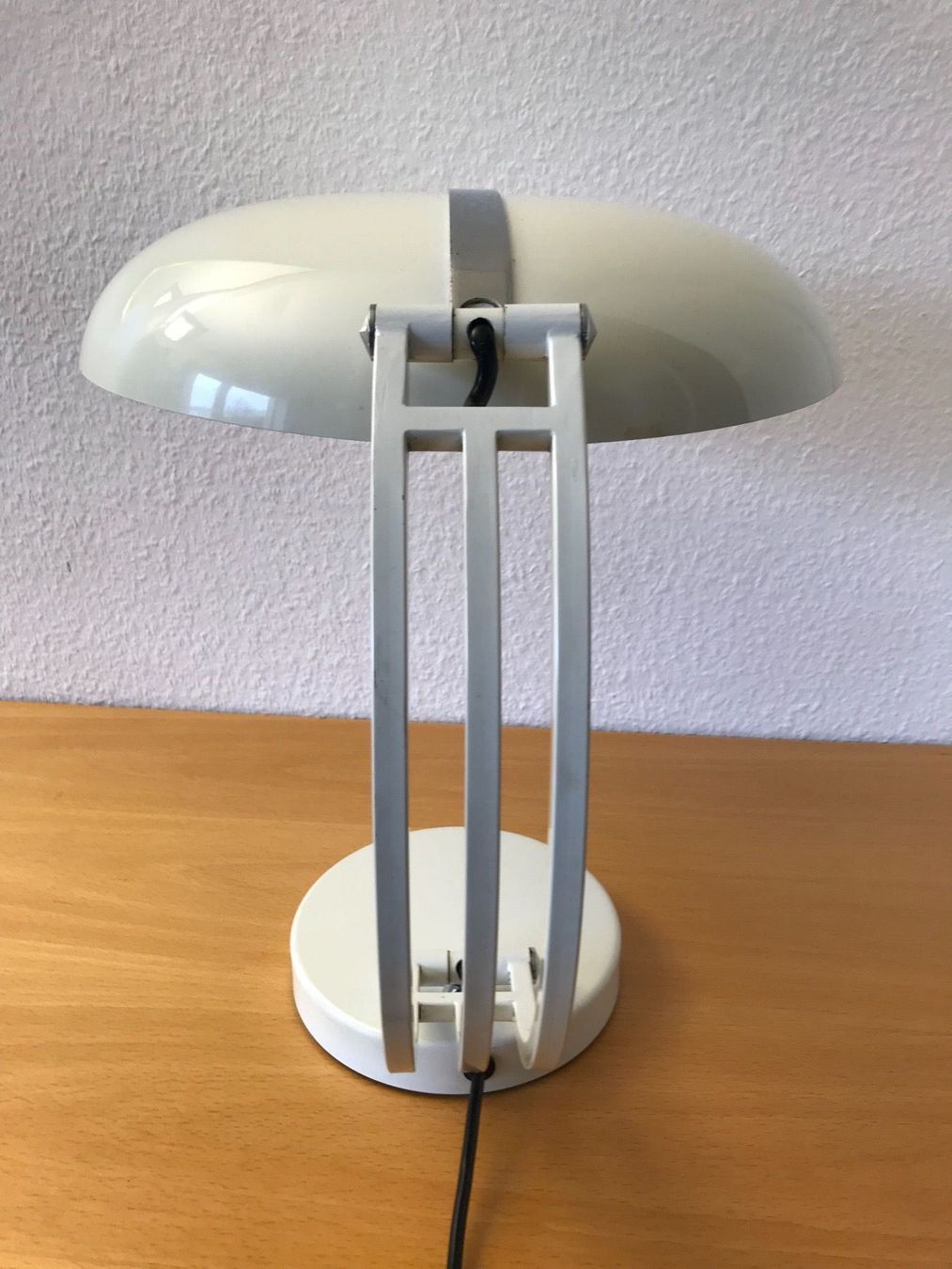 Lampade: Designer  Tischlampe um 1970 – Usato da Zürich venduto da Artnuvo 1
