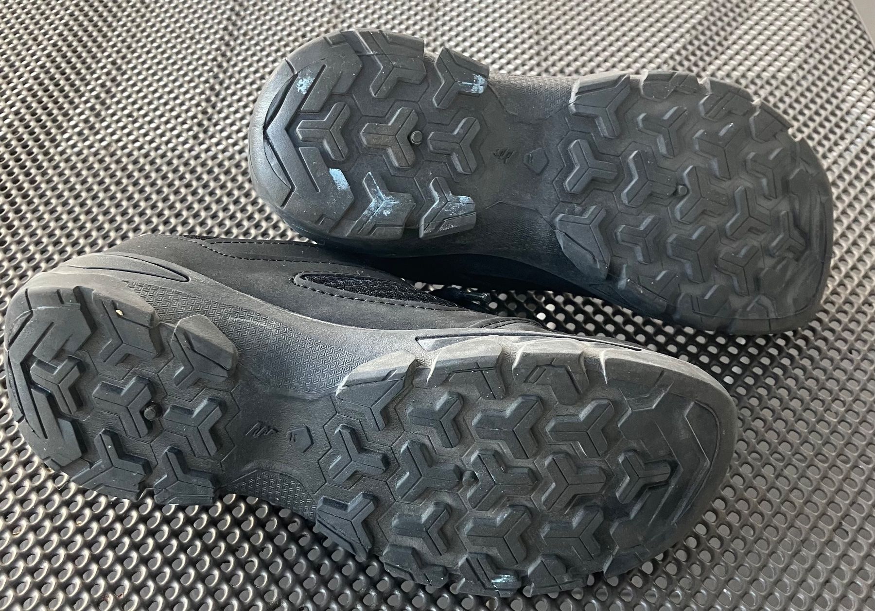 Decathlon Scarpe per ragazzi: Wanderschuhe Gr 36 zuverkaufen – Usato da Schönenwerd venduto da JUJANILE 2