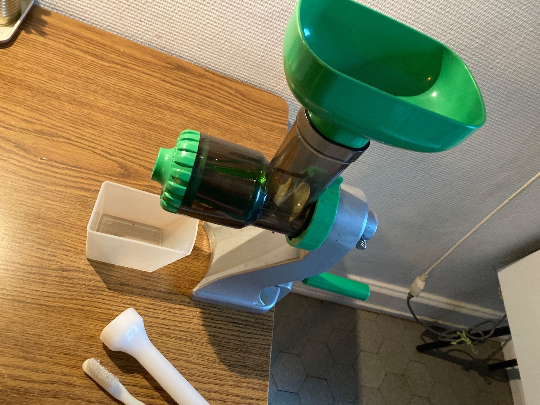Elettrodomestici da cucina: Z-Star Hand Saftpresse – Usato da Basel venduto da Myriam3 2