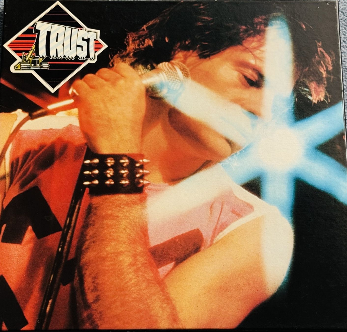 Dischi in vinile: Trust - Box Set 3 LPs mit Poster – Usato da Triesen venduto da Ot1100