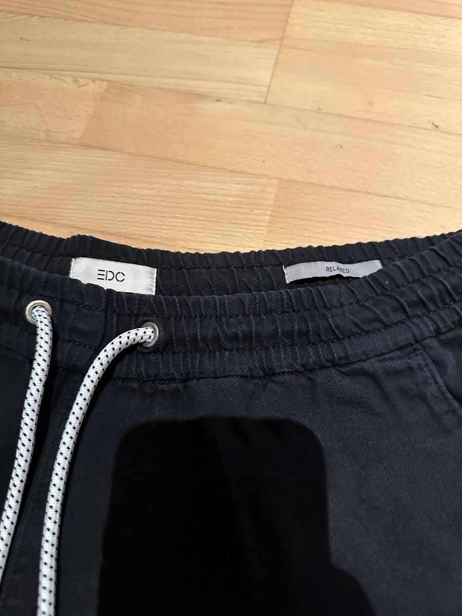 Esprit Pantaloni: Edc by Esprit Shorts Dark Blue / Grösse 32 – Nuovo (secondo la descrizione) da Abtwil SG venduto da PauloDybala10 1