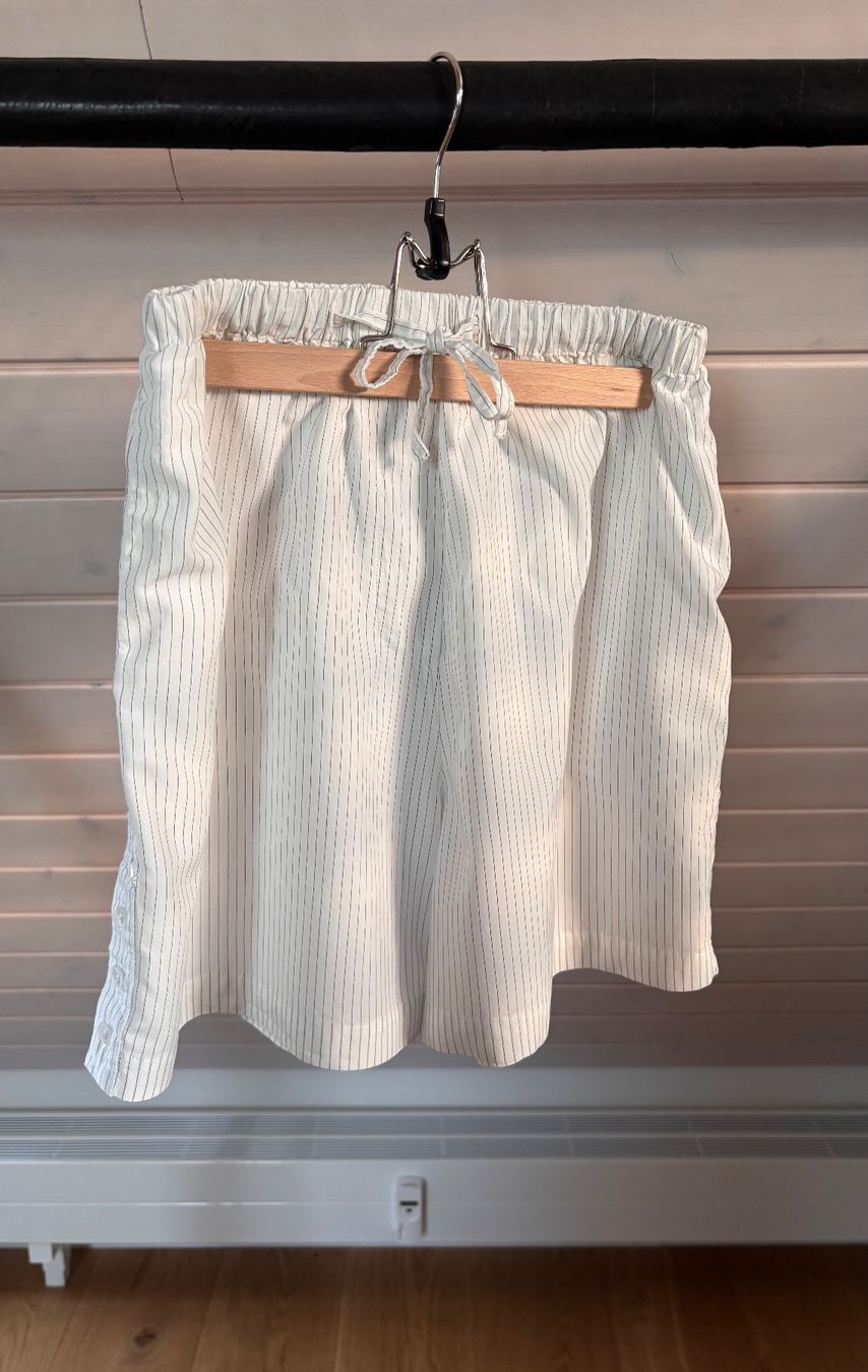 Sessun Pantaloni: Sessún "Hyoshima" shorts, size 34 – Nuovo (secondo la descrizione) da Kilchberg ZH venduto da ben_pc68 1