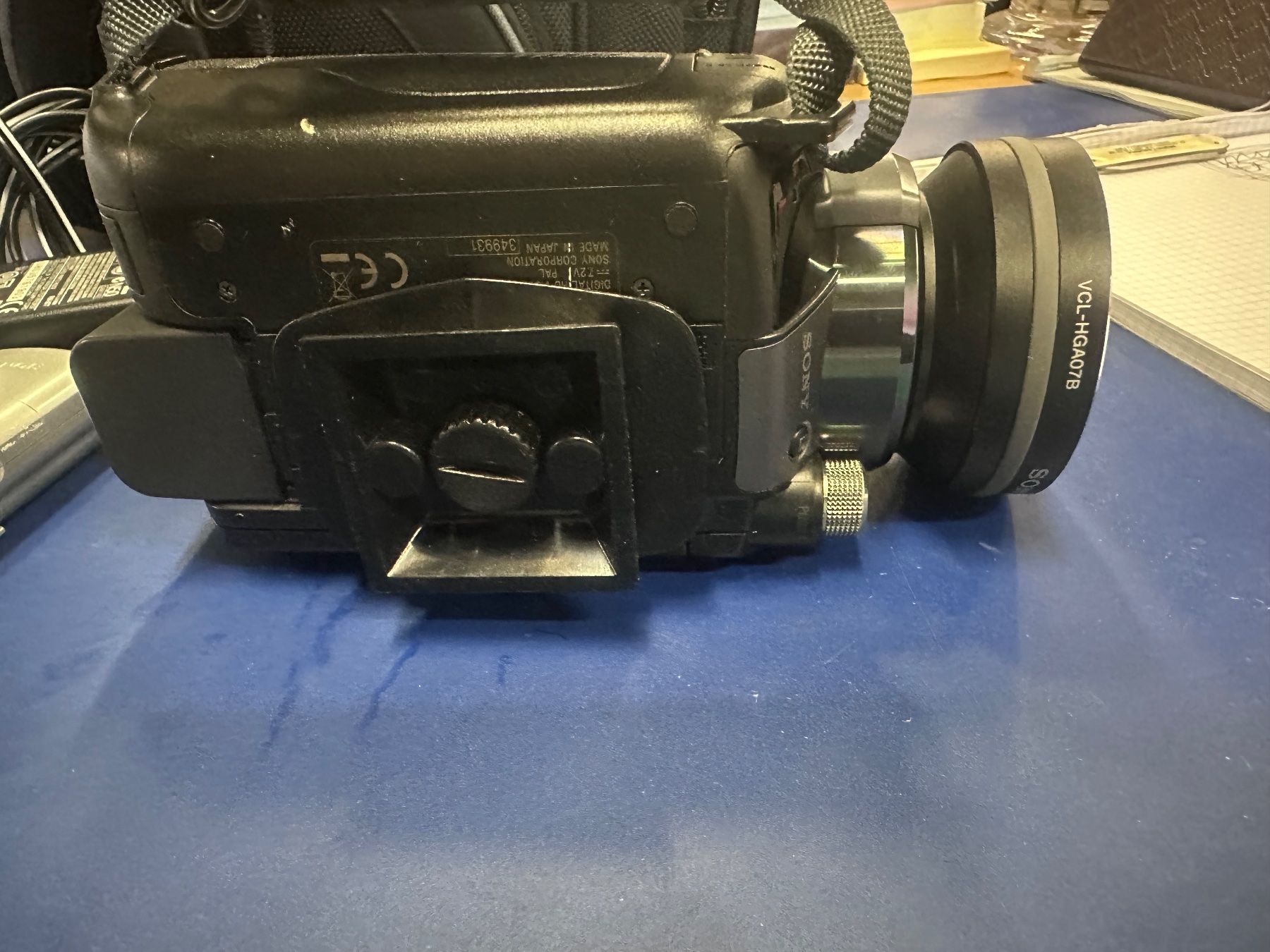 Sony Camcorder: Sony HD AVCHD Kamera mit Zubehör – Gebraucht aus Strengelbach von  7
