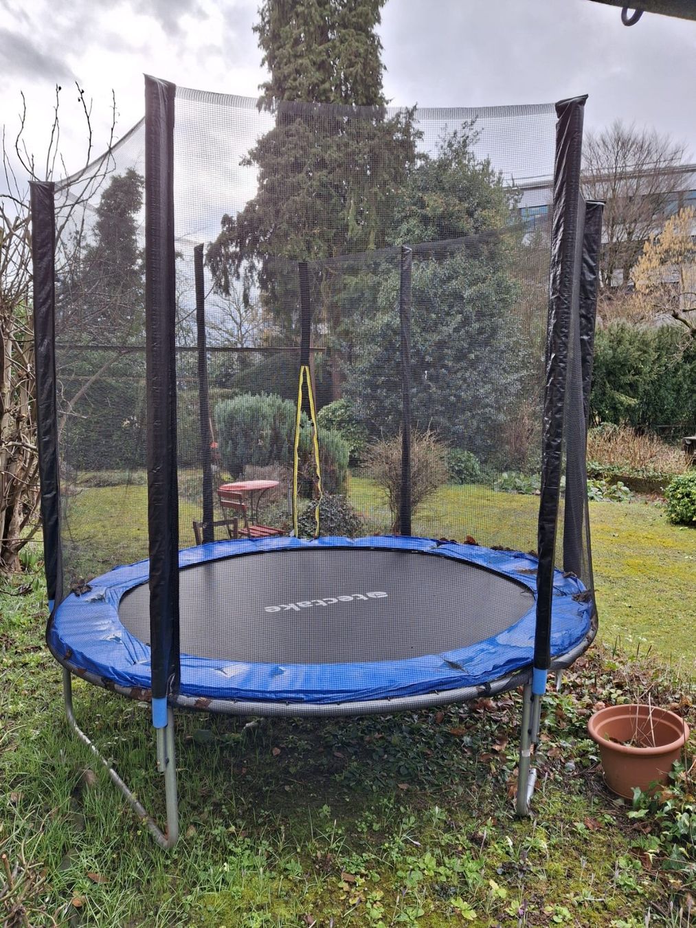 Trampolini: Gebrauchtes Trampolin von tectake Garfunky, Durchm.244cm – Usato da Zürich venduto da Jbuehler777 1