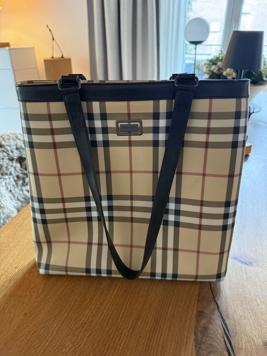 Burberry Borse da donna: Burberry Handtasche – Usato da Altdorf UR venduto da Pedrob3