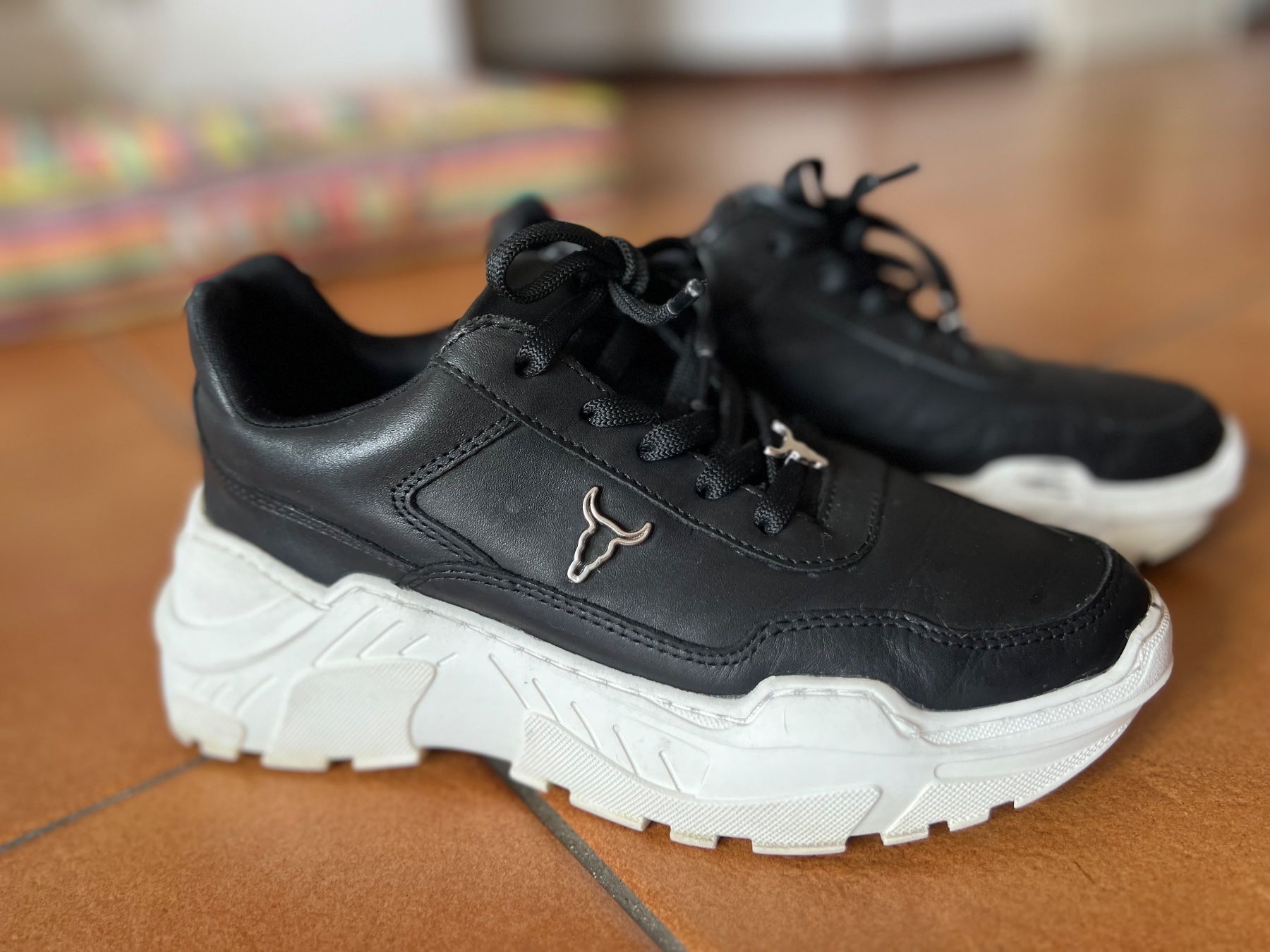Damenschuhe: SNEAKERS WINDSOR SMITH – Gebraucht aus Bellinzona von bul_mvy5