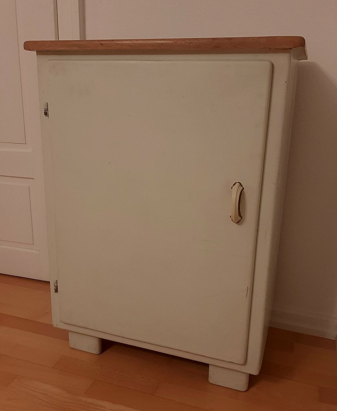 Schränke: Art Deco Küchenschrank – Gebraucht aus Arbon von torso444 1