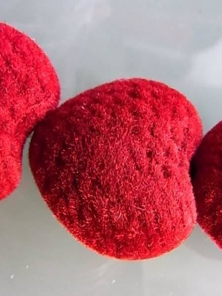 Tessuti: Herz Samt 25x24mm    rot – Nuovo (secondo la descrizione) da Alpnachstad venduto da perlengaby
