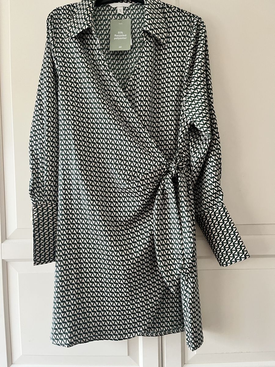H&M Blusen: Bluse H&M Gr.M  NEU – Neu (gemäss Beschreibung) aus Basel von Kalila677