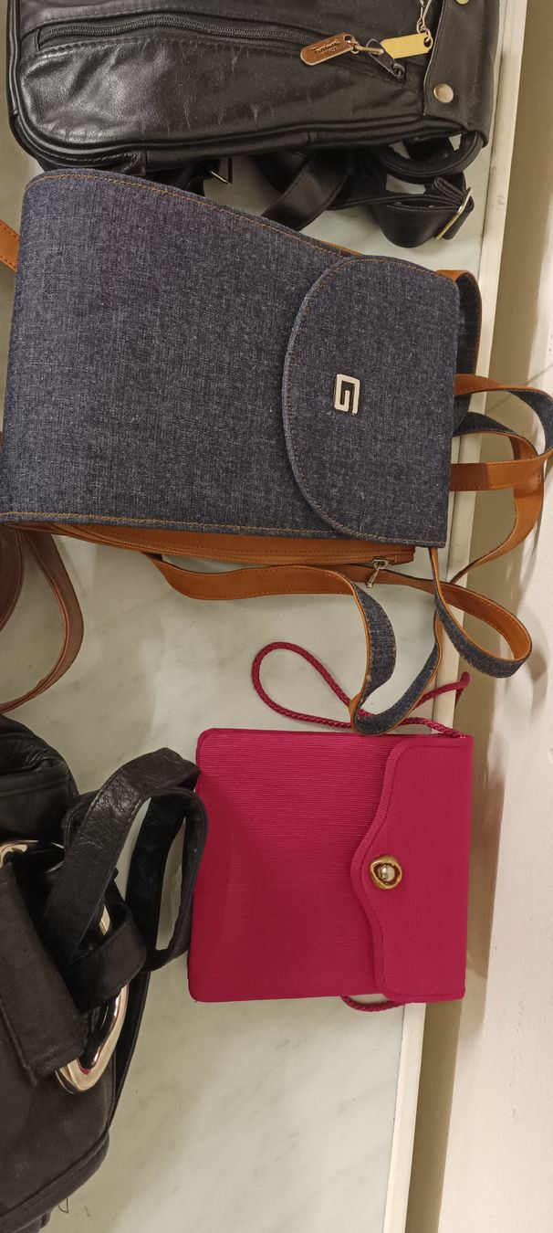 Borse da donna: Taschen Konvolut Damen   – Usato da Pfäffikon ZH venduto da K-V-M 4