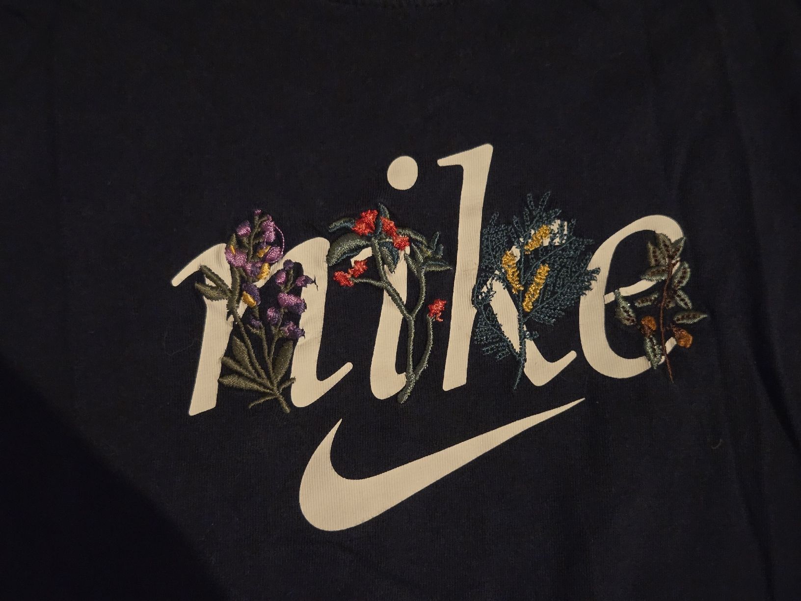 Nike T-shirt: Nike flower shirt – Usato da Bassersdorf venduto da ale_2ftz 1