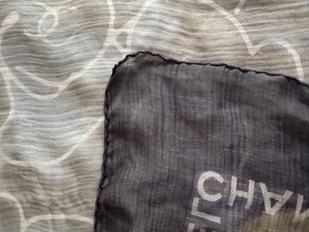 Chanel Foulards, Tücher & Schals: Original Chanel Silk Scarf VINTAGE – Gebraucht aus Uetikon am See von ste_xq7b 2