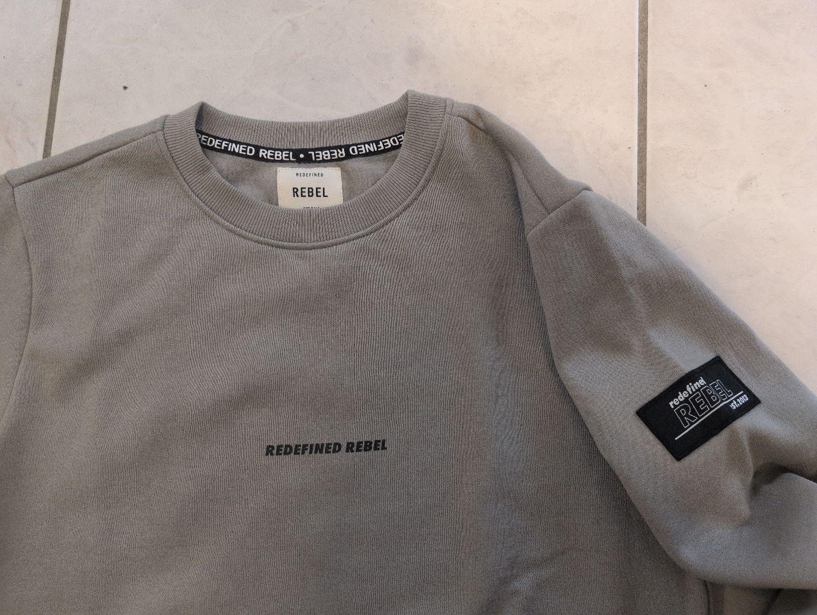 Pullover & Sweatshirts: Pull Redefined Rebel, Taille M, Gris - Look Tendance! – Gebraucht aus CORMINBOEUF von savaja 1
