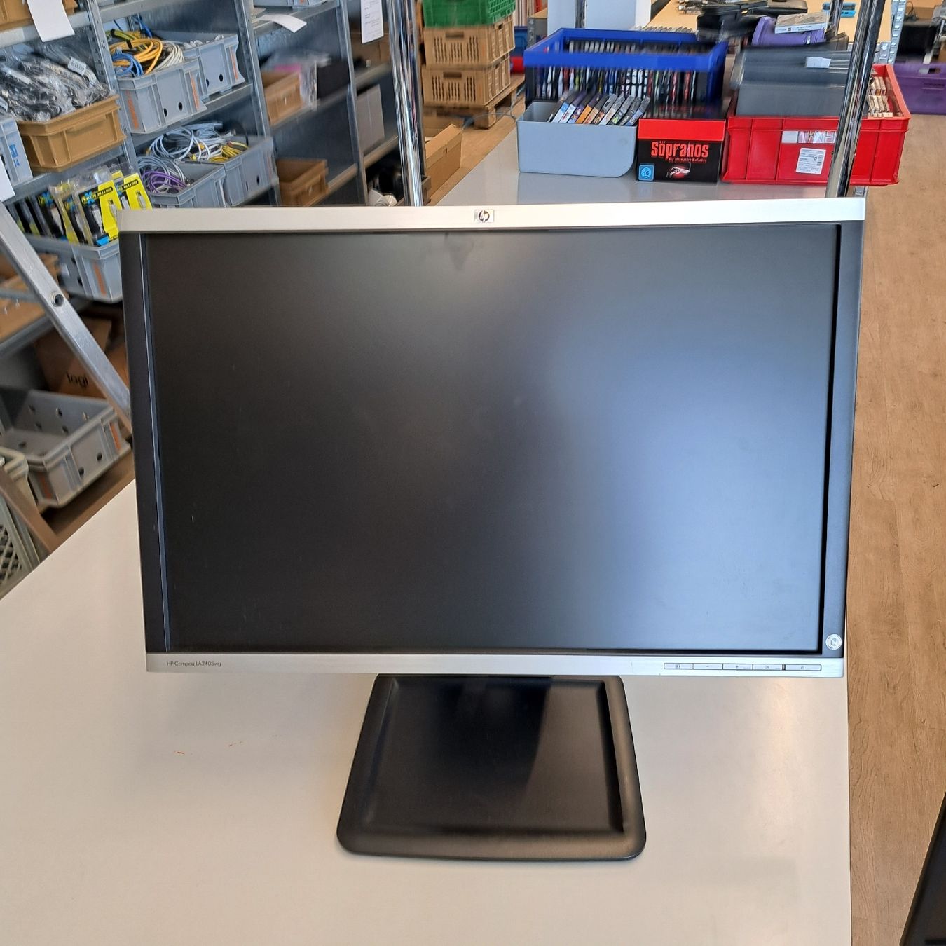 Hewlett Packard Monitor: Bildschirm HP Compaq LA2405wg – Usato da Elgg venduto da computerbrocki