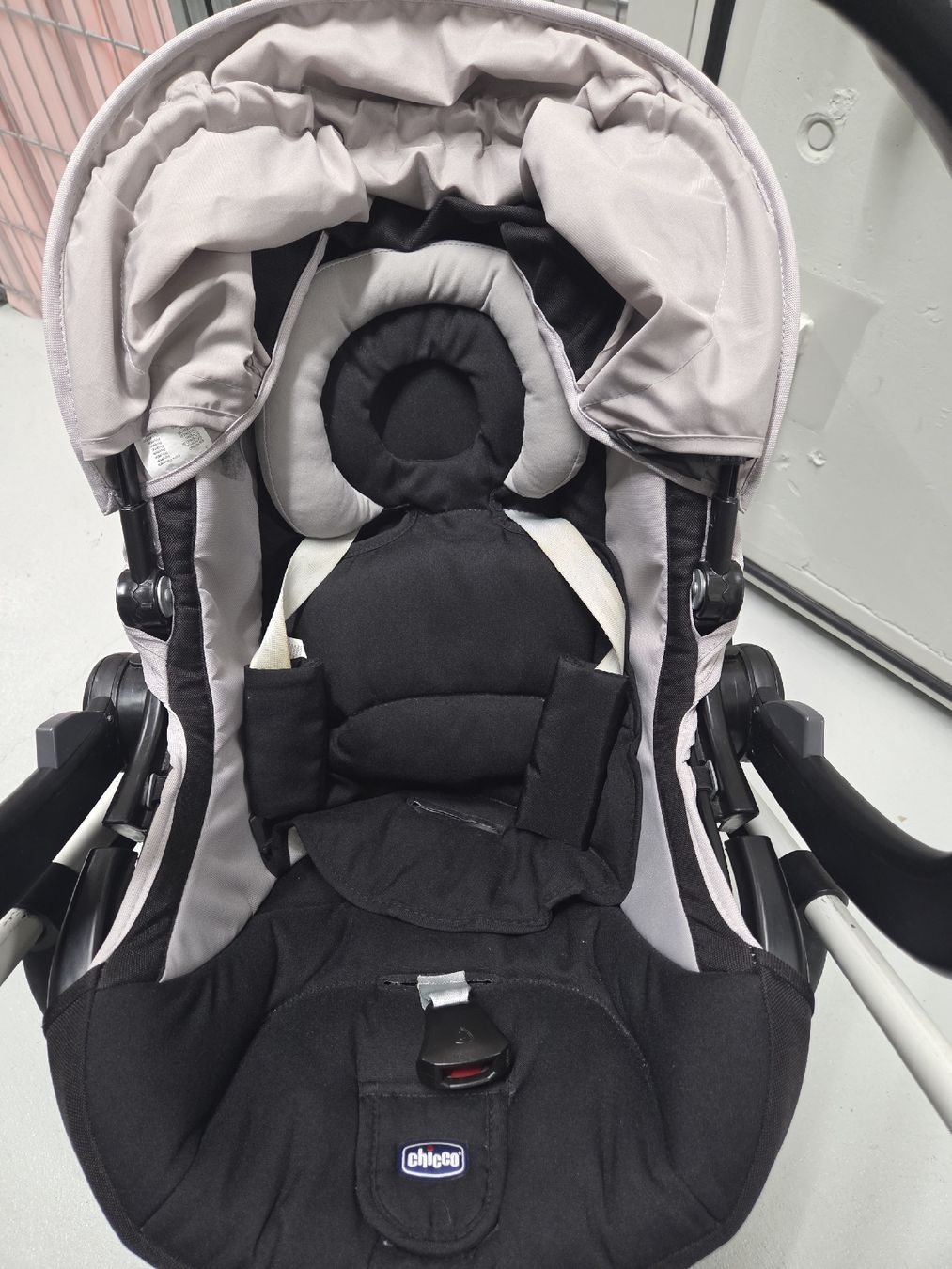 Chicco Kinderwagen: Chicco Kinderwagen/Kindersitz Set – Gebraucht aus Liestal von kay_jzx8 6