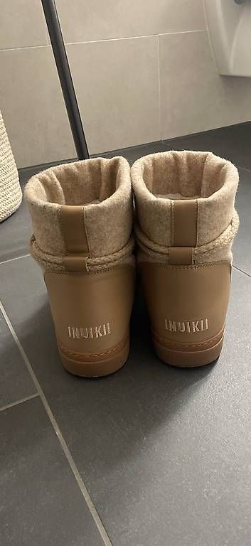 Inuikii Scarpe da donna: Inuikii boots – Usato da Kehrsatz venduto da apu_99vb 1