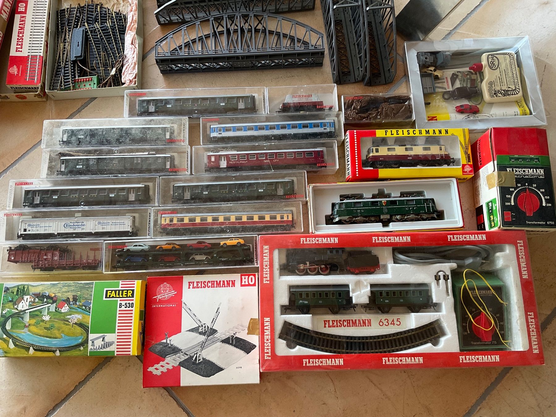 Fleischmann Modellini di ferrovie: Modelleisenbahn Fleischmann HO – Usato da Zollikon venduto da Seebueb23 1