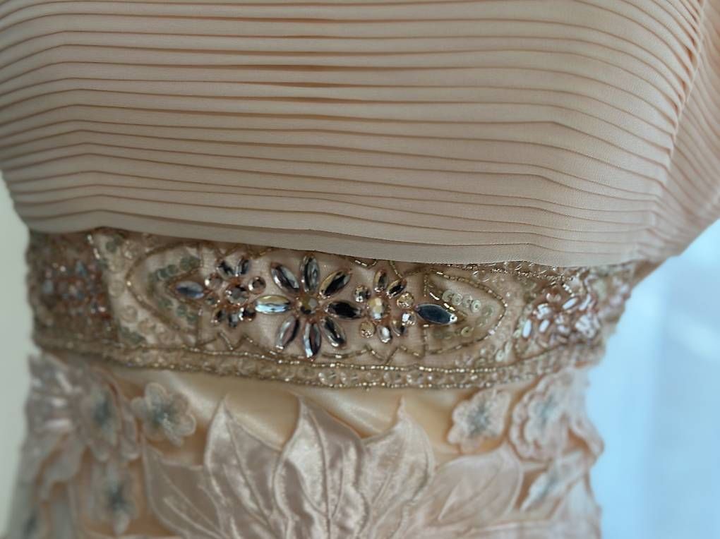 Kleider: Festkleid mit Spitzen – Gebraucht aus Baar von sus_vn8y 2