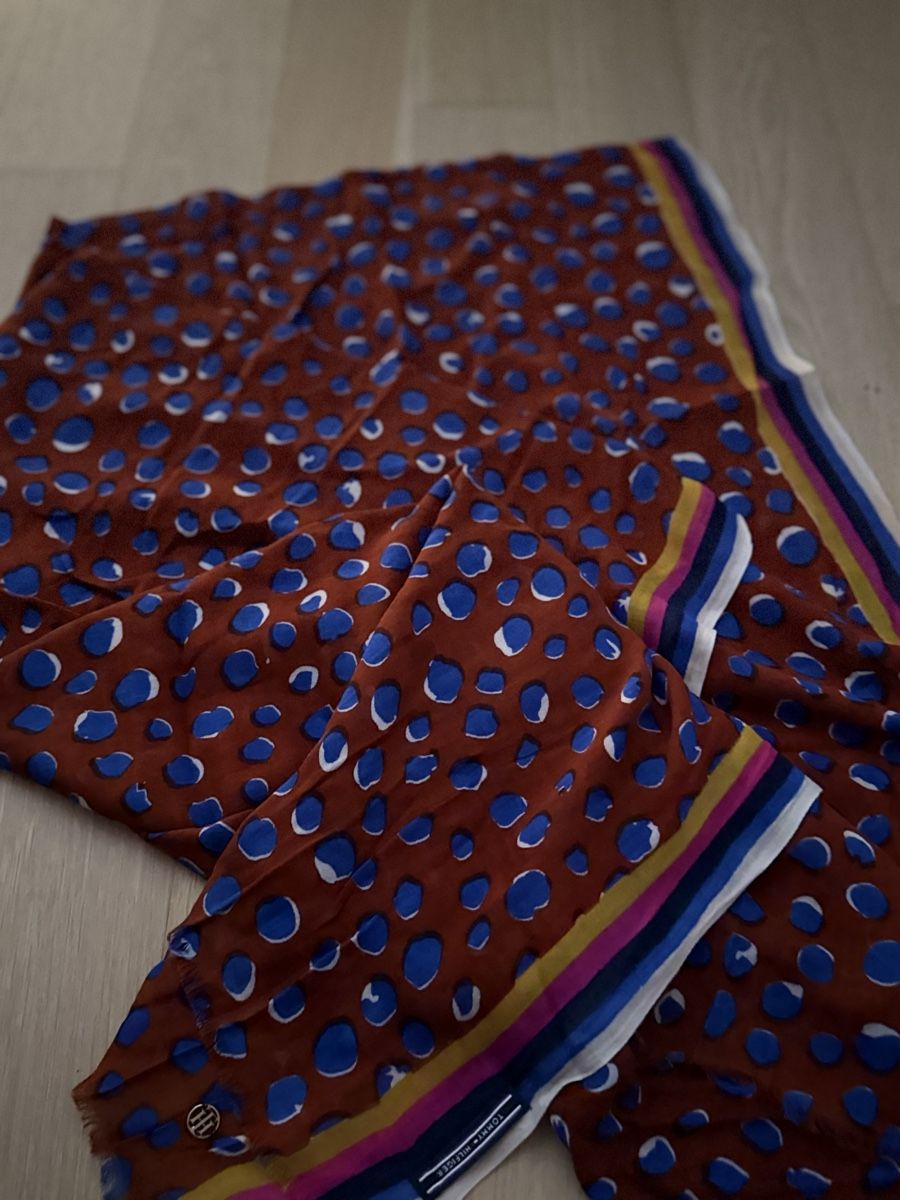 Foulards & écharpes: Tommy Hilfiger Damen Tuch Neu – Neuf (Voir description) à Zollikerberg par Atelier108 1